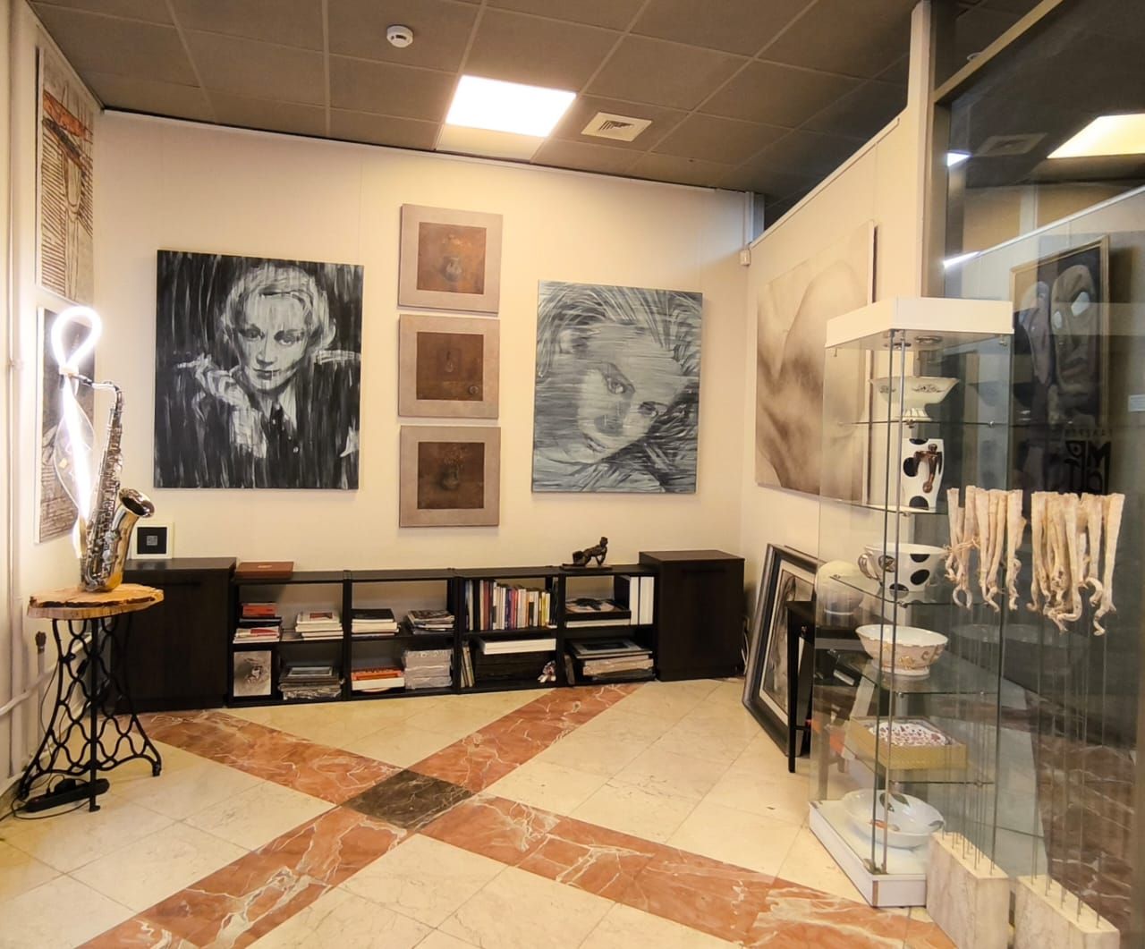 Галерея современного искусства Март