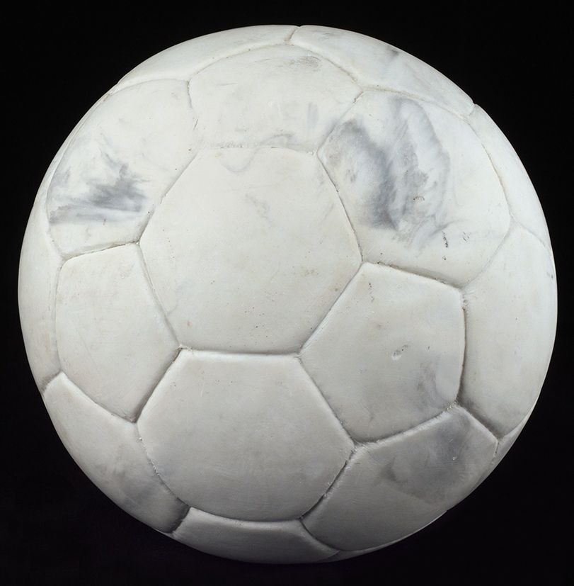 Мяч. Юрий Шабельников (2006)